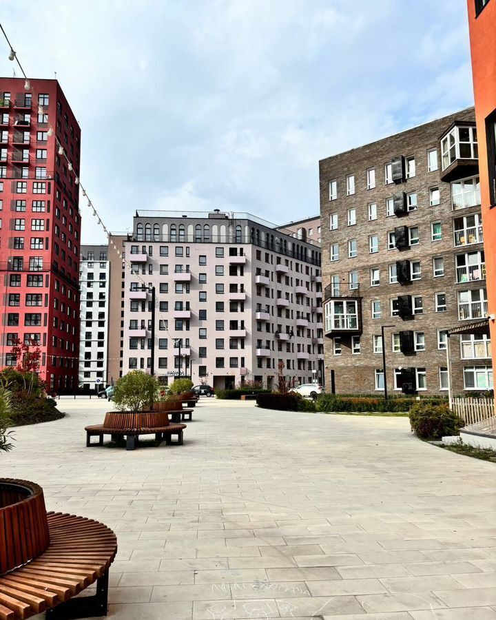 квартира г Тюмень ул. Сергея Джанбровского, д. 2 фото 3
