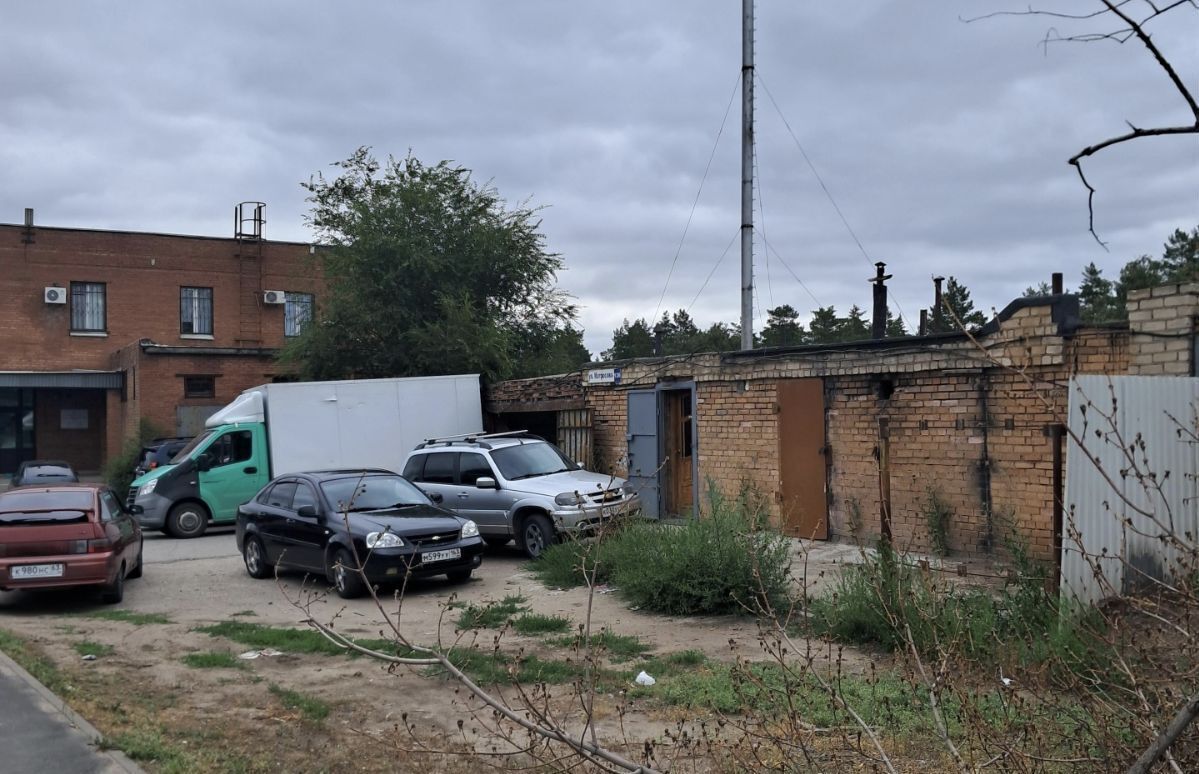 гараж г Тольятти р-н Комсомольский ул Матросова 126 фото 1