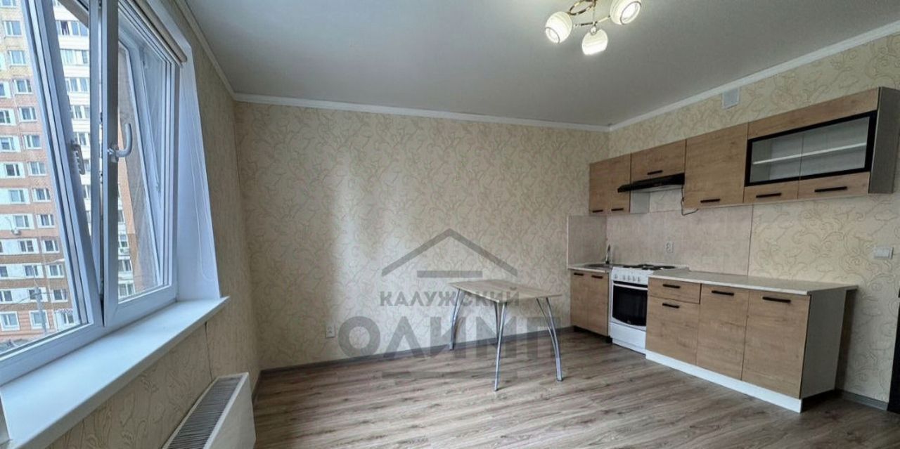 квартира г Калуга р-н Октябрьский ул Хрустальная 44к/3 фото 2