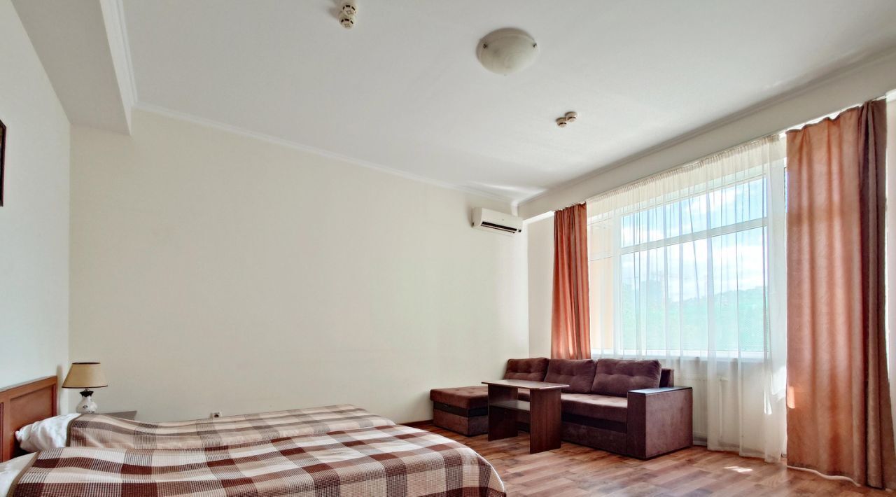 квартира г Алушта ул Багликова 21 фото 1