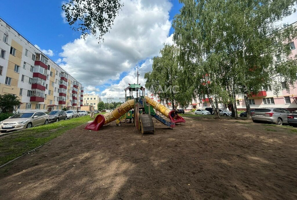квартира р-н Нижнекамский г Нижнекамск пр-кт Вахитова 27а фото 27
