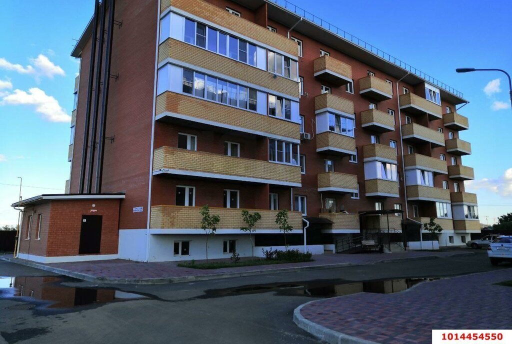 квартира г Краснодар п Российский ул им. Комарова В.М. 106б фото 2