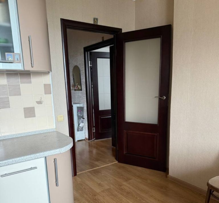 квартира г Тольятти р-н Автозаводский ш Южное 23 фото 1