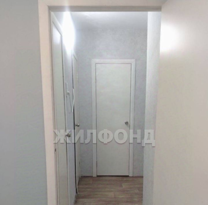 квартира г Барнаул р-н Октябрьский ул Чихачева 17 фото 9