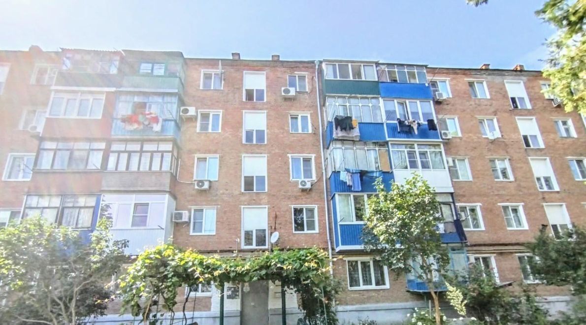 квартира р-н Тихорецкий г Тихорецк ул Калинина 124 фото 1