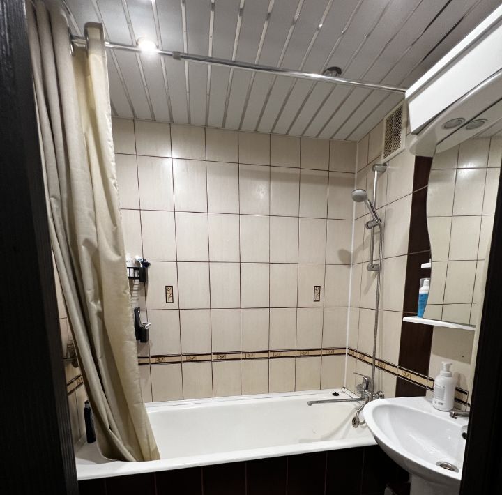 квартира г Омск р-н Кировский ул Лукашевича 21к/1 фото 5