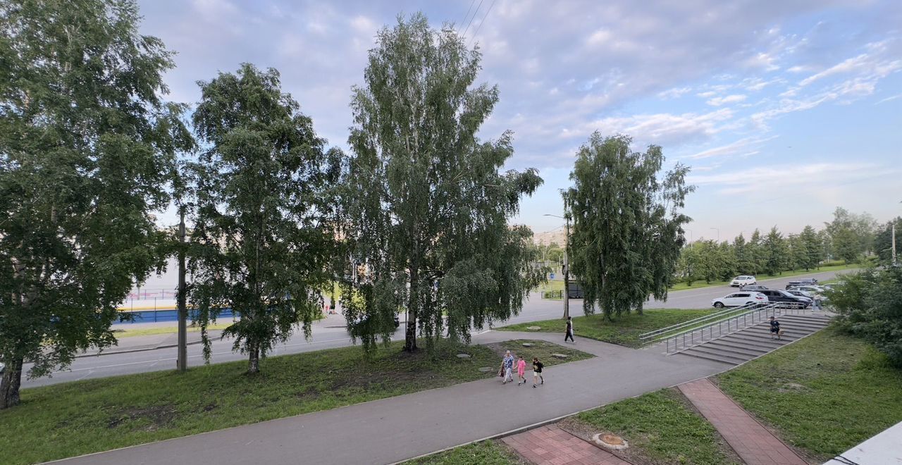 квартира г Новокузнецк р-н Новоильинский пр-кт Архитекторов 13 фото 3