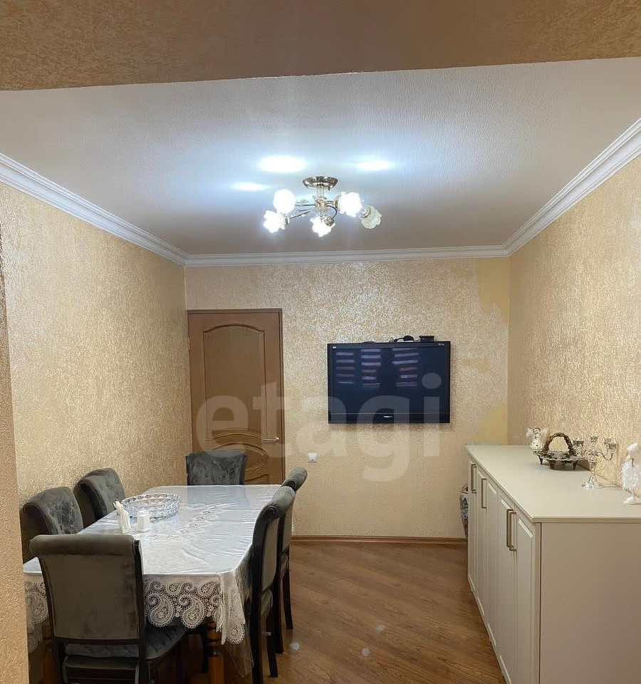 квартира г Владикавказ ул Братьев Щукиных 63/3 фото 3