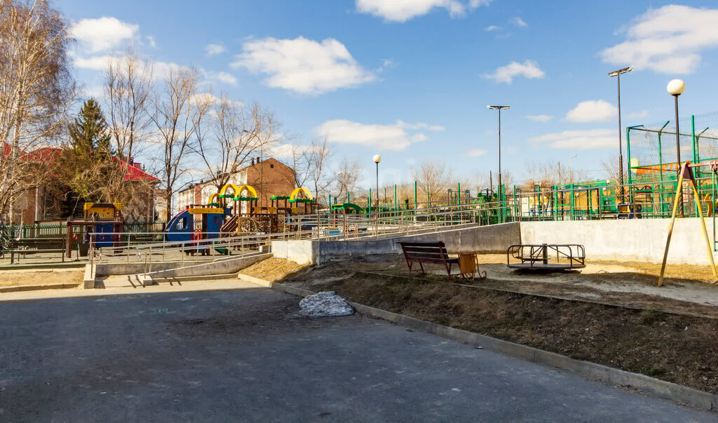 квартира г Ялуторовск ул Революции 123а фото 17