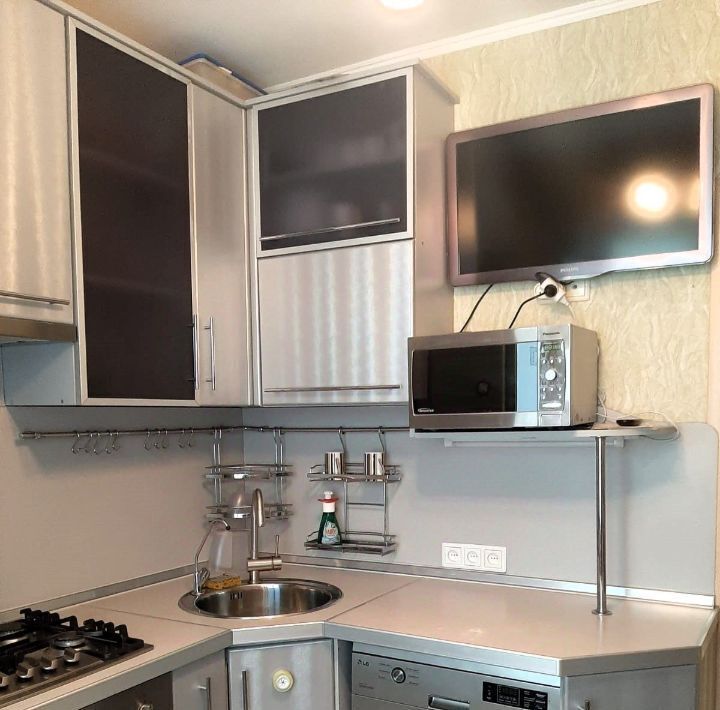 квартира г Омск р-н Кировский ул Дианова 4 фото 10
