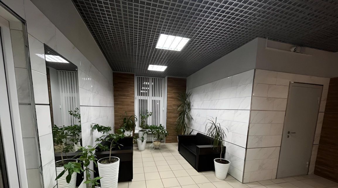 квартира г Омск р-н Кировский б-р М.М.Кузьмина 27 фото 18