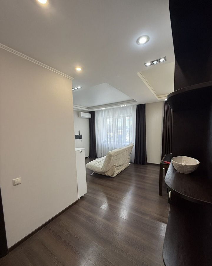квартира г Астрахань р-н Советский ул. Набережная реки Царева, 87к 6 фото 4