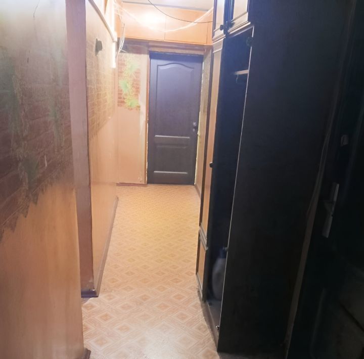 комната г Тольятти р-н Автозаводский ул Автостроителей 68 фото 3
