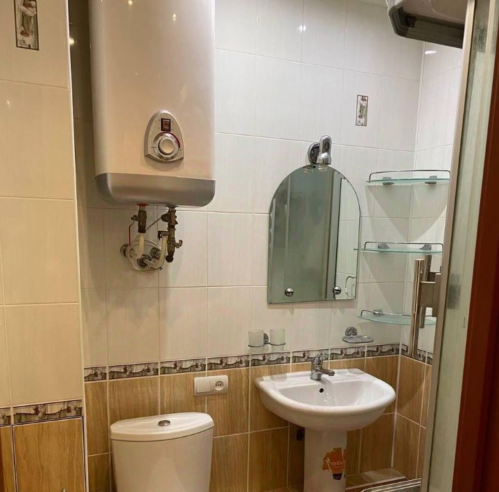 квартира г Омск р-н Кировский ул Дмитриева 5/3 фото 8