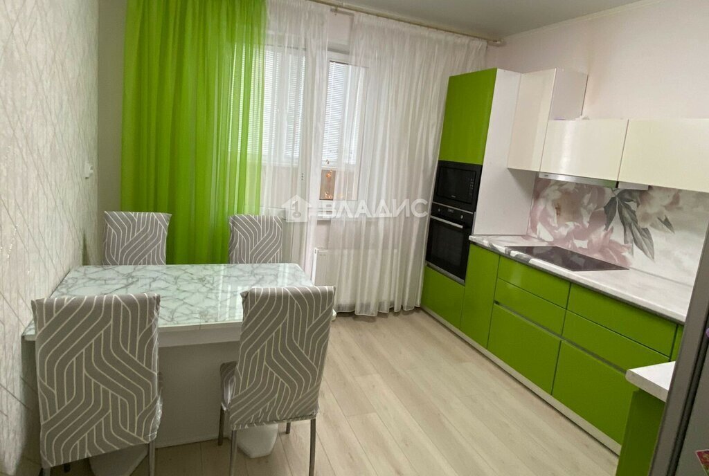 квартира г Тобольск 15-й микрорайон 11А фото 1
