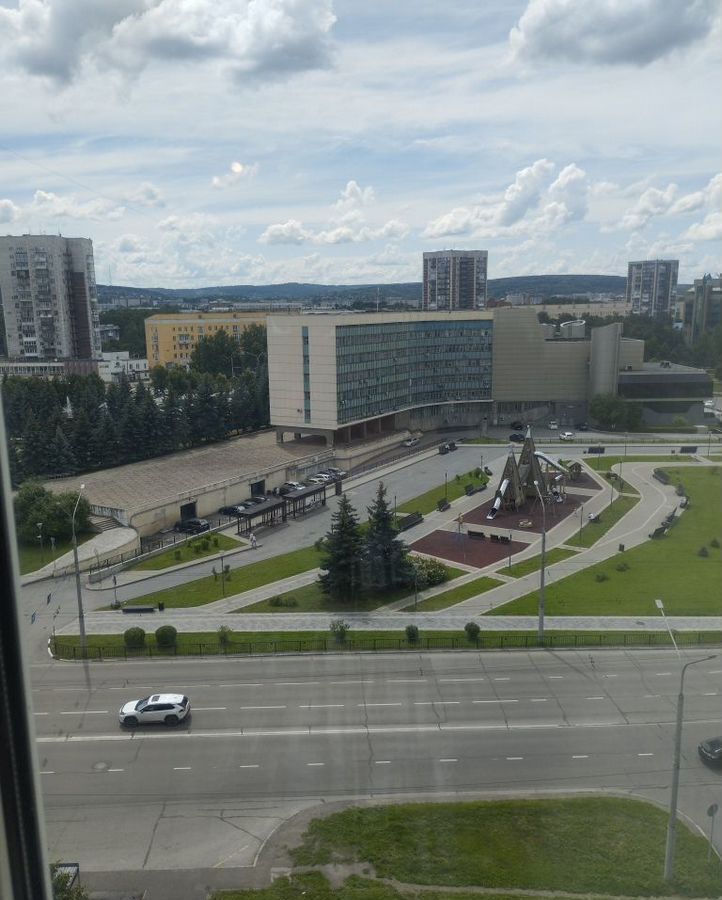 квартира г Новокузнецк р-н Центральный ул Тольятти 42 Кемеровская обл. — Кузбасс фото 1