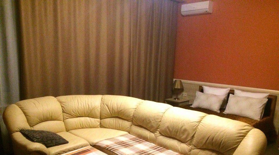 комната г Омск р-н Центральный ул Масленникова 26 фото 1