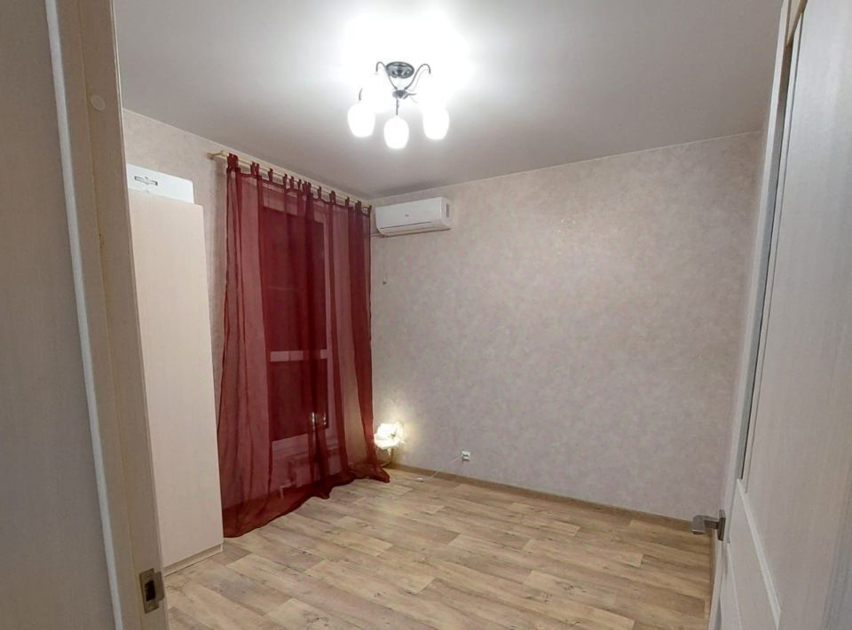 квартира г Волгоград р-н Дзержинский пер Квартальный 11а фото 7