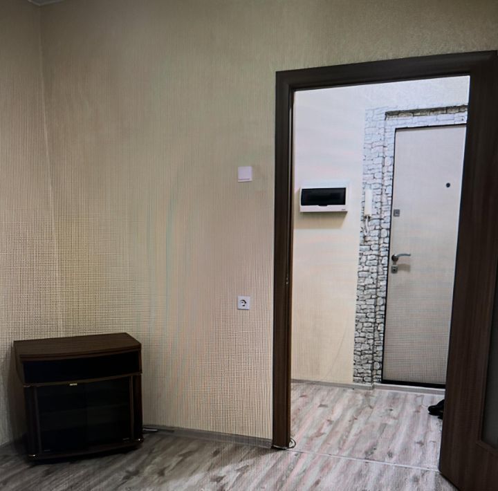 квартира г Челябинск р-н Калининский ул Братьев Кашириных 121 фото 2