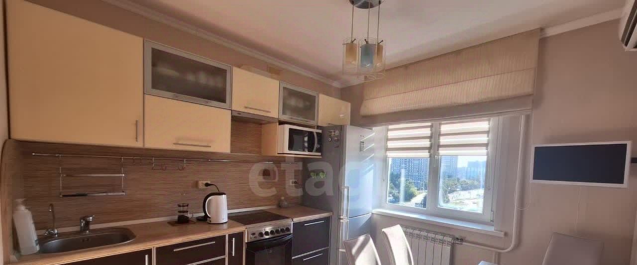 квартира г Тольятти р-н Автозаводский ул Автостроителей 11 фото 1
