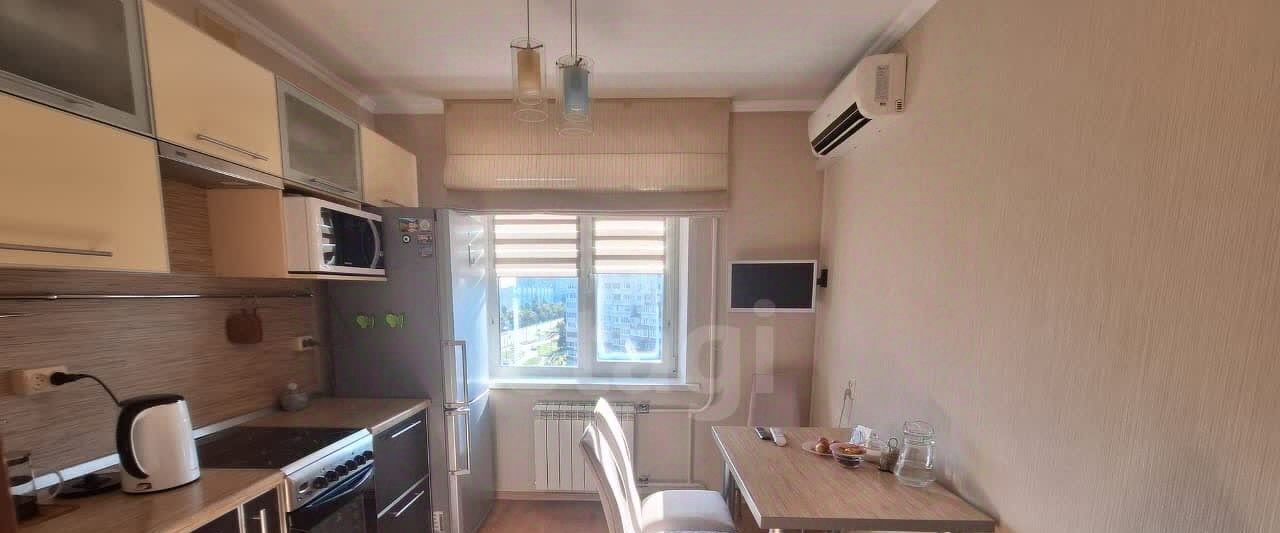 квартира г Тольятти р-н Автозаводский ул Автостроителей 11 фото 2