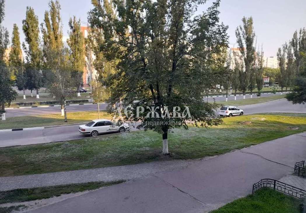квартира г Старый Оскол мкр-н Макаренко, 38 фото 3