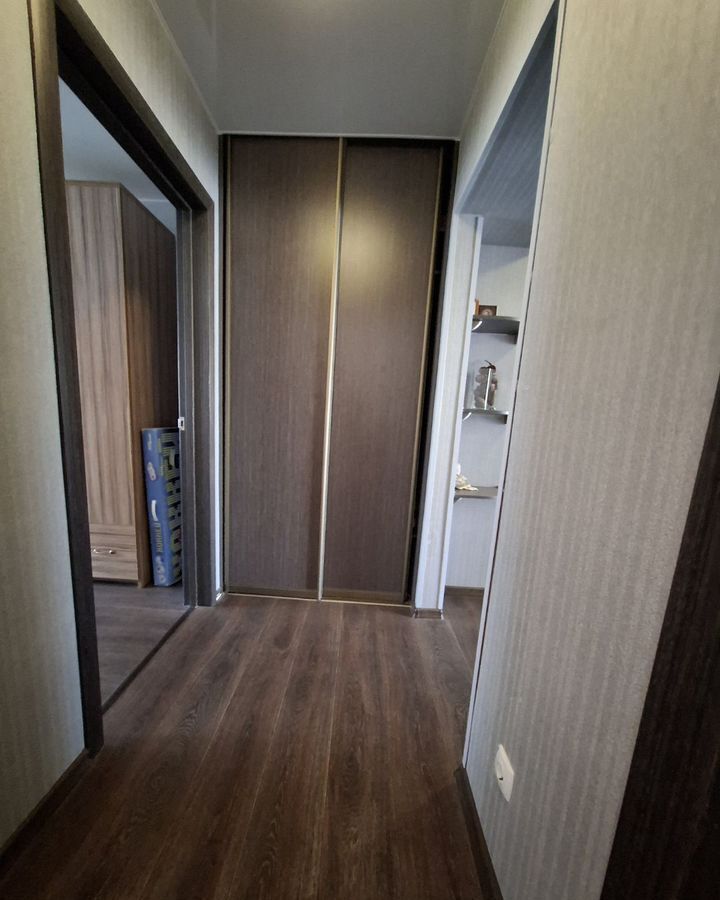 квартира г Тольятти р-н Автозаводский ул 40 лет Победы 19б фото 3