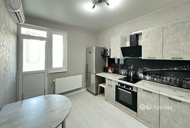 квартира ул им. Кирилла Россинского 3/1к 1 фото