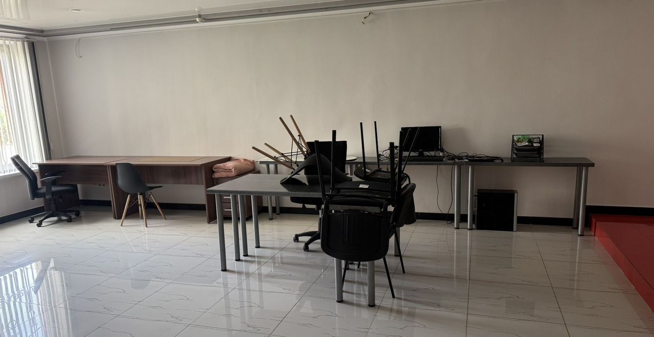 офис г Владикавказ р-н Северо-Западный ул Астана Кесаева 8 Республика Северная Осетия — Владикавказ фото 6