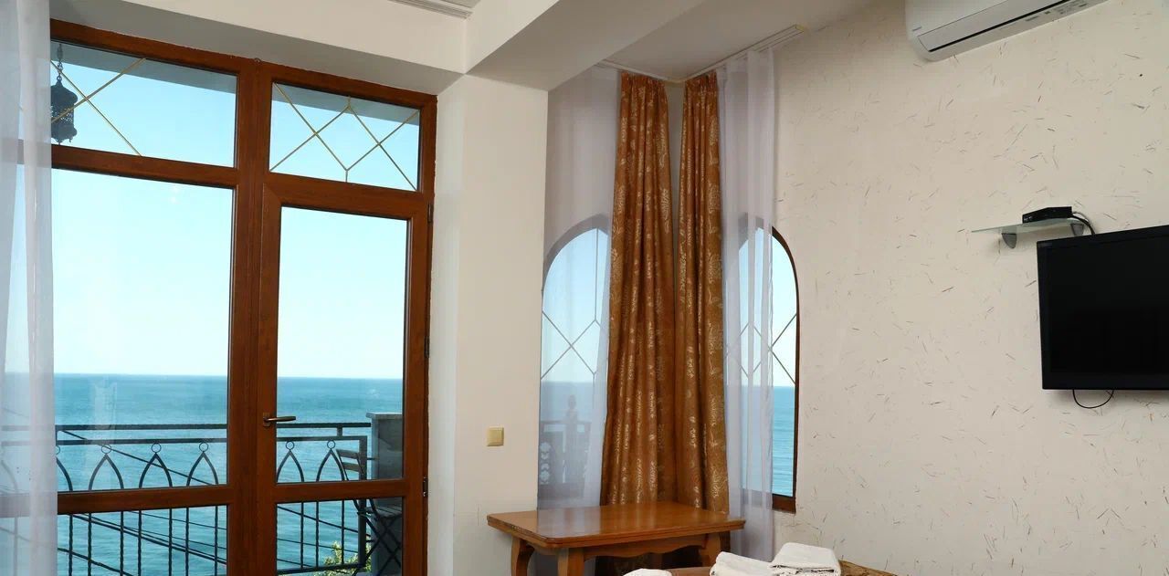 комната г Ялта пгт Кореиз ш Алупкинское 7з фото 3