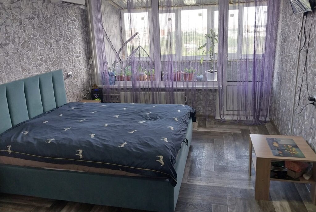 квартира г Тольятти р-н Автозаводский 1 квартал ул Революционная 40 фото 1