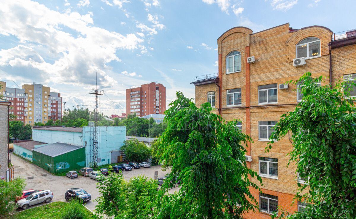 квартира г Тюмень р-н Ленинский ул 50 лет Октября 36а фото 22
