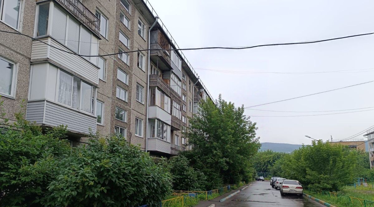 квартира г Красноярск р-н Свердловский ул 60 лет Октября 104 фото 3