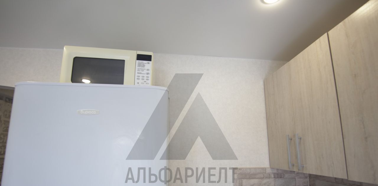 квартира г Омск р-н Октябрьский ул 50-летия ВЛКСМ 14 фото 3