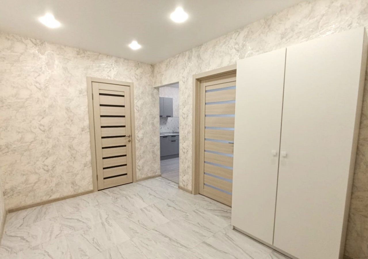 квартира г Омск р-н Кировский ул 70 лет Октября 3/5 Кировский АО фото 2