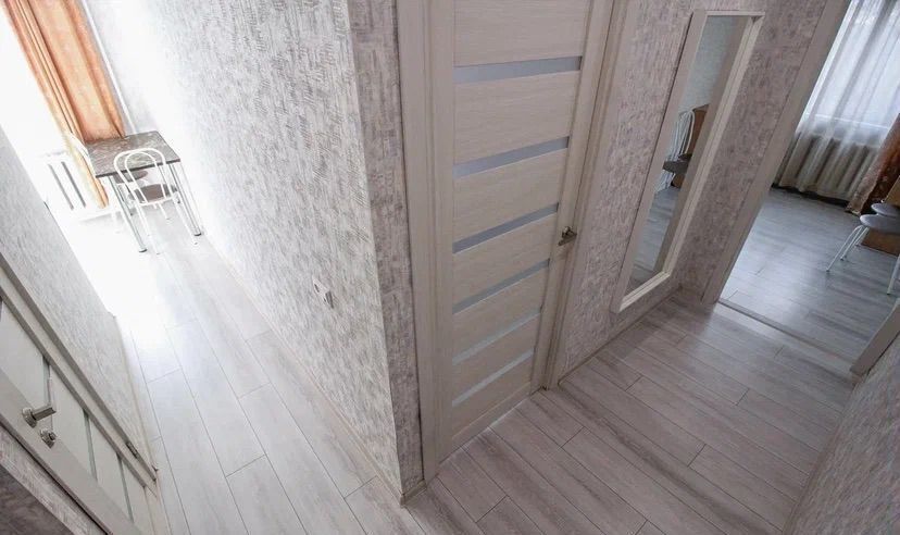 квартира г Барнаул р-н Железнодорожный ул Гущина 75 фото 5
