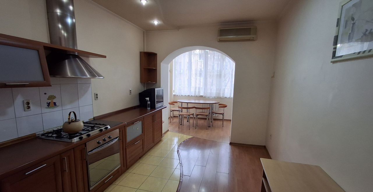 квартира г Астрахань р-н Кировский ул Бурова 10/1 фото 8