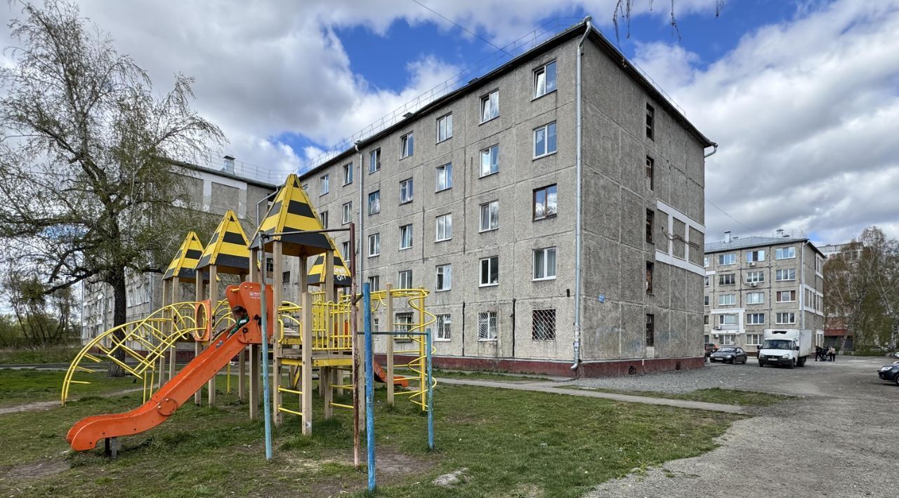 квартира г Кемерово р-н Кировский ул Инициативная 27а фото 1