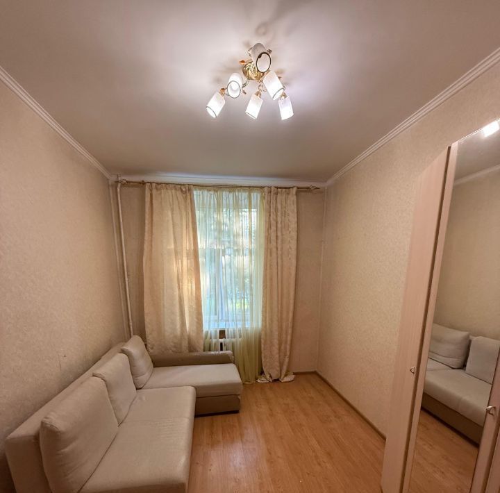 комната г Москва метро Сходненская ул Фабрициуса 17к/1 фото 1