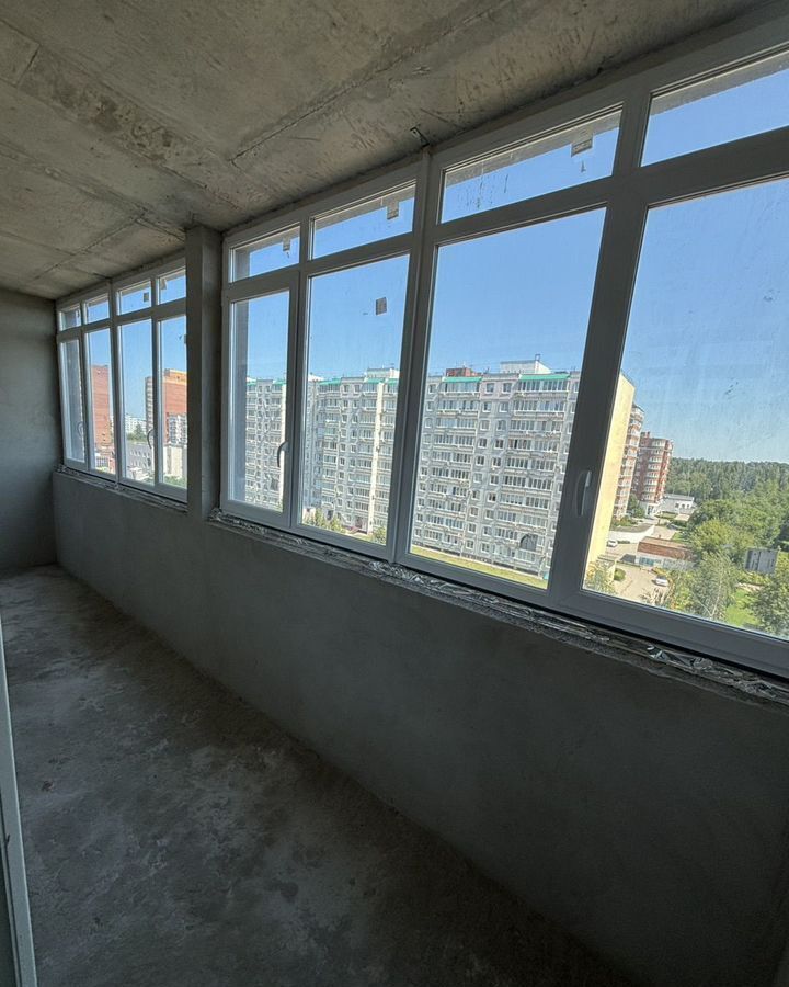 квартира г Тольятти р-н Автозаводский ул Фрунзе 2в фото 1