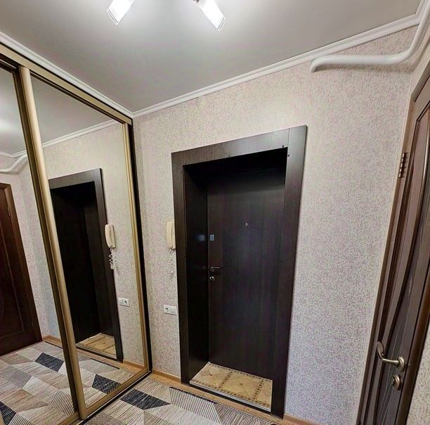 квартира г Омск р-н Центральный ул 21-я Северная 165 фото 15