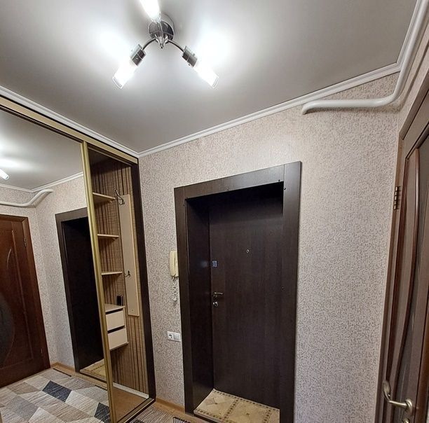 квартира г Омск р-н Центральный ул 21-я Северная 165 фото 16