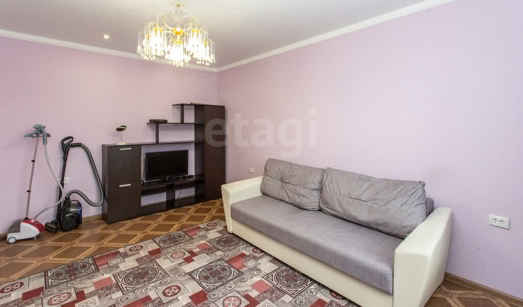 квартира г Тобольск мкр 7а 43а фото 3