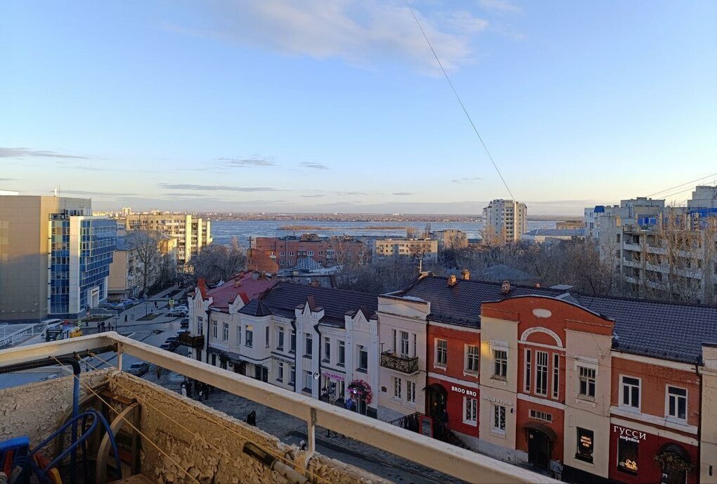 квартира г Саратов ул Волжская 2/10 фото 5