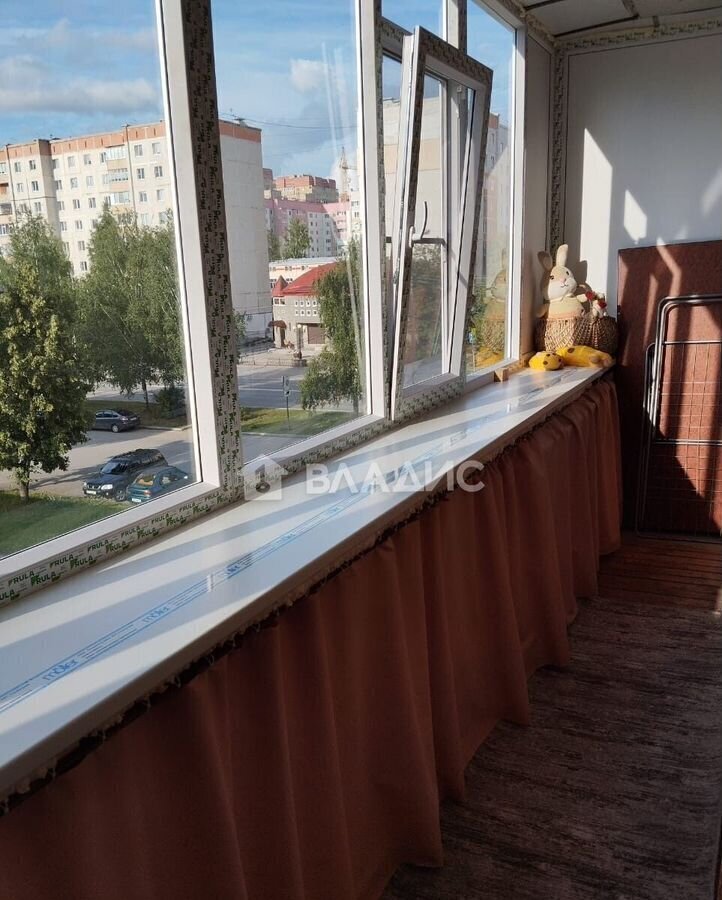 квартира г Тобольск 8-й мкр-н, 28 фото 16