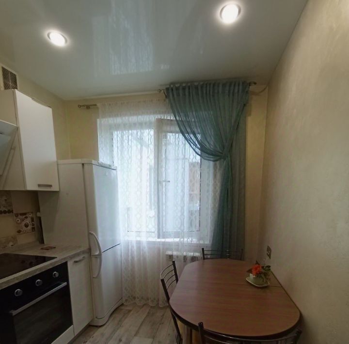 квартира г Тольятти р-н Автозаводский ул Свердлова 80 фото 2
