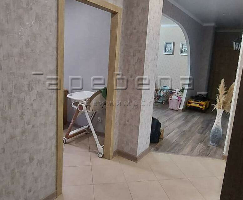 квартира г Красноярск ул Петра Ломако 8 фото 4