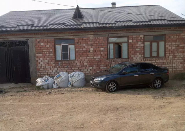дом пгт Ленинкент р-н Кировский 7-й мкр-н, ул. 7-я Линия, 13 фото