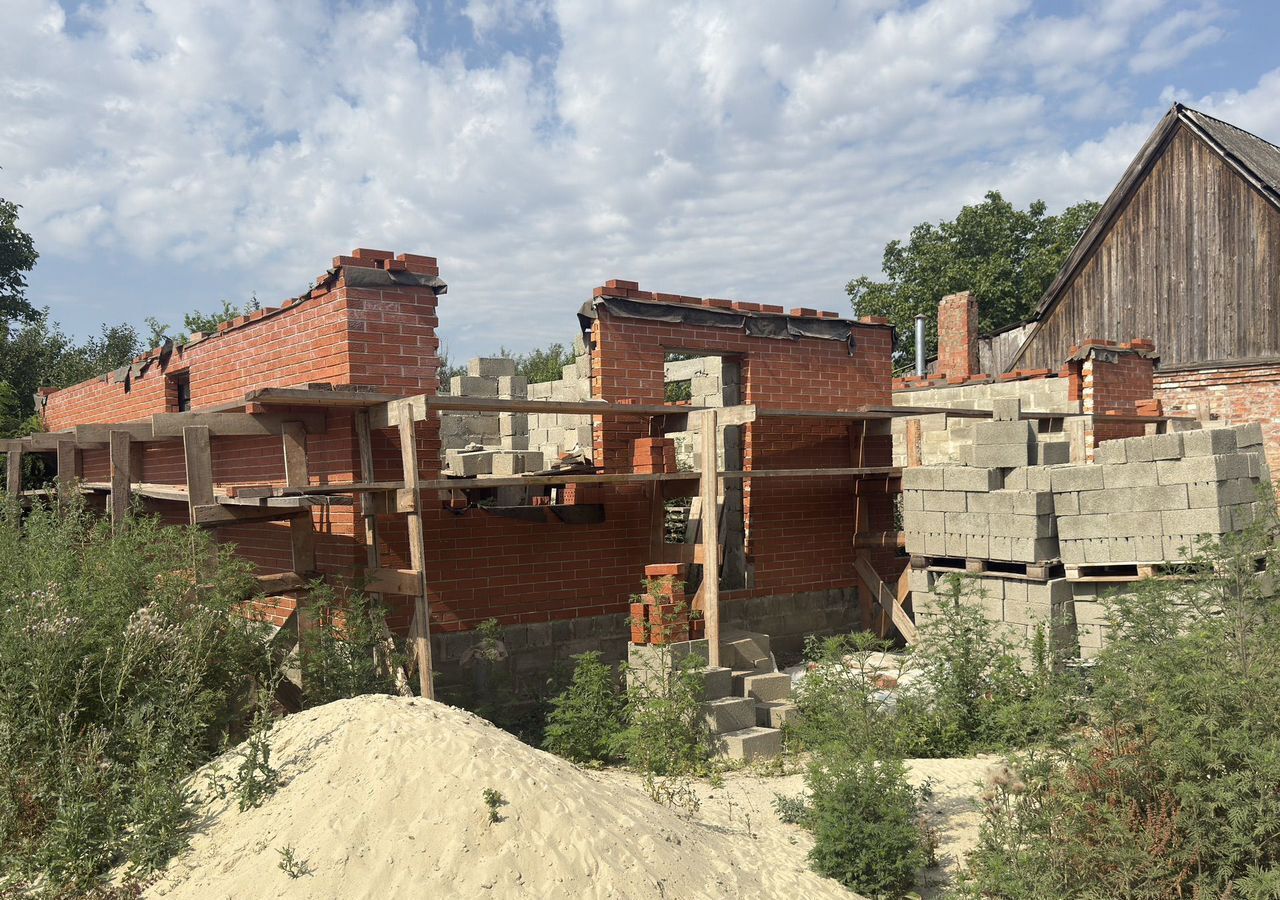 дом р-н Новокубанский г Новокубанск Новокубанское городское поселение, парк культуры и отдыха фото 2