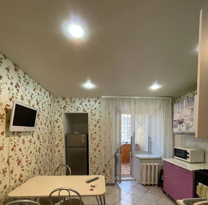 квартира г Краснокамск ул Комарова 1 фото 1